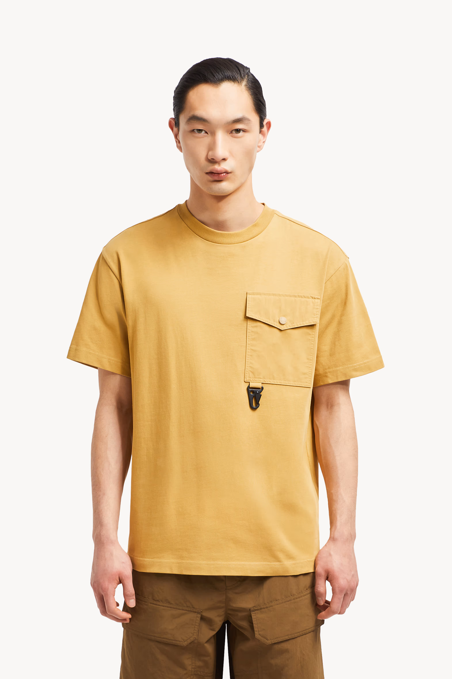 Camiseta de algodón con bolsillo Hombre Amarillo Ocre Moncler 3